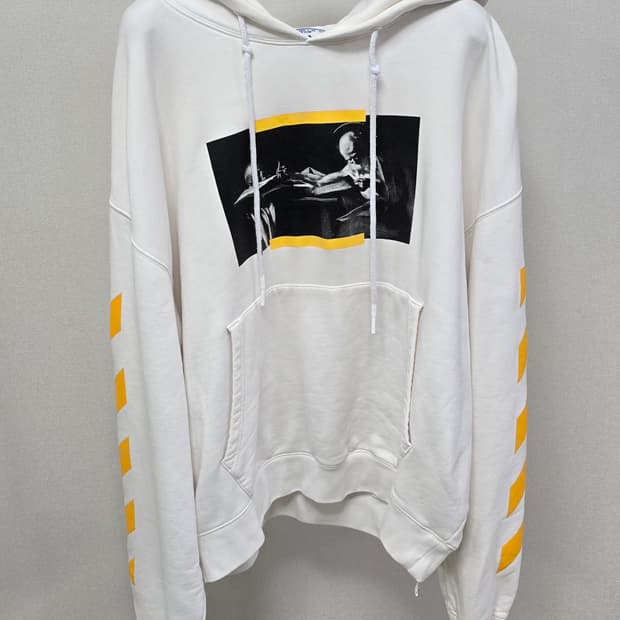 오프화이트 카라바조 후드티 xl사이즈 105 판매