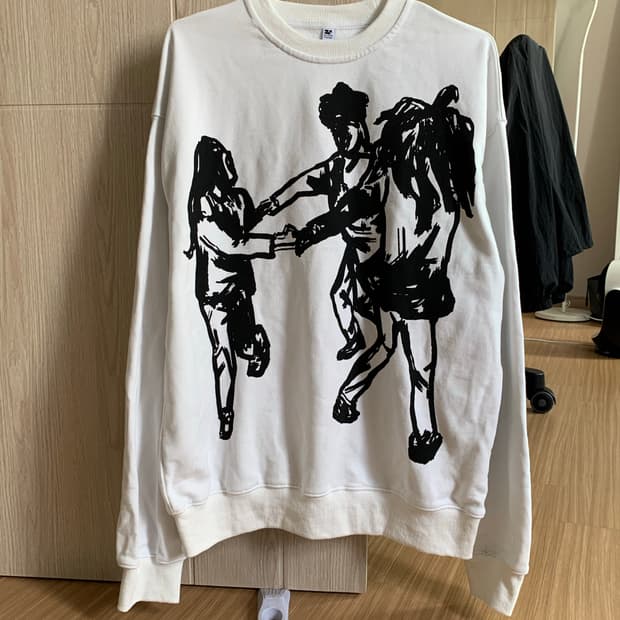 크라잉 센터 맨투맨 