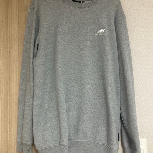 뉴발란스 맨투맨