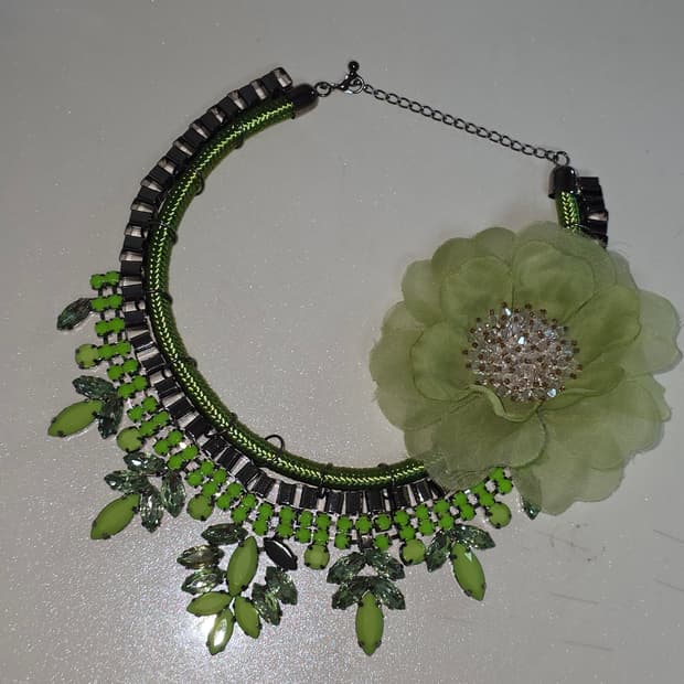 빈티지)그린 모리걸 보헤미안 플로럴 오리엔탈큐빅비즈크리스탈 모티브꽃목걸이