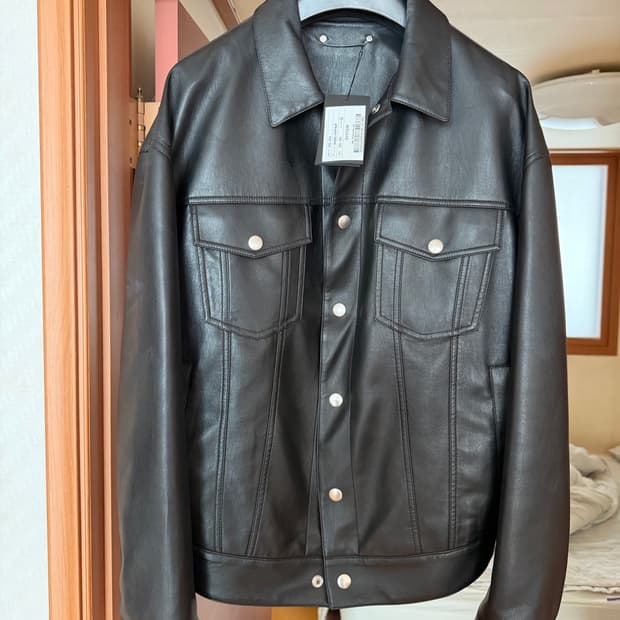 시스템옴므 레더자켓 택달린 민트급 판매합니다