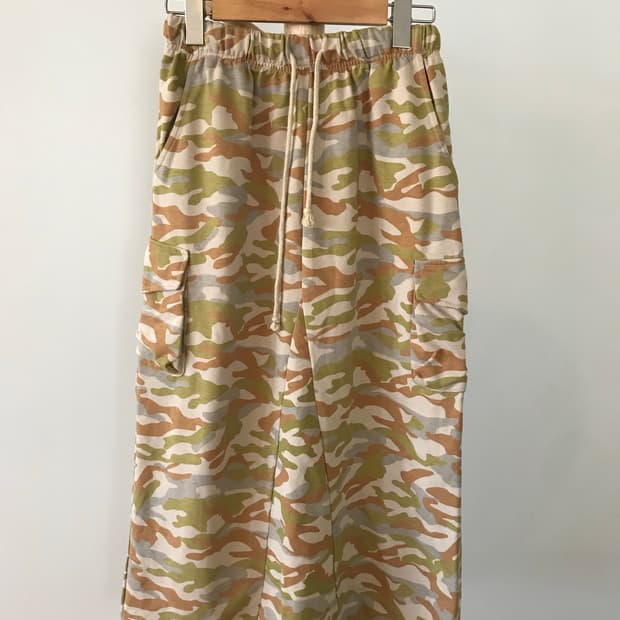 핀터깔 카모 카고 스커트