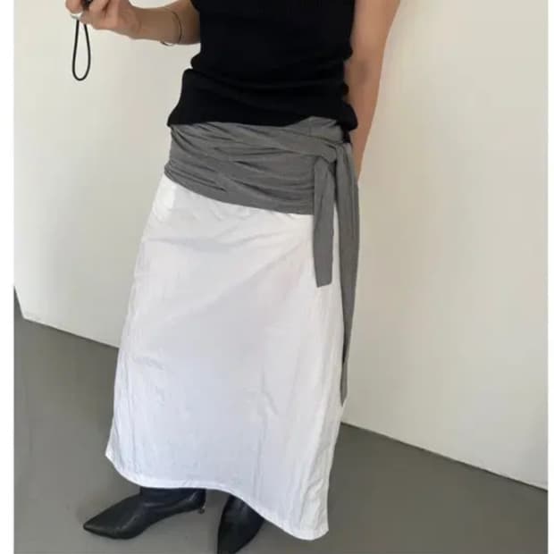 뮤로우 나일론 롱 스커트 화이트
