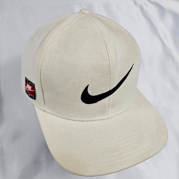 나이키민희진모자