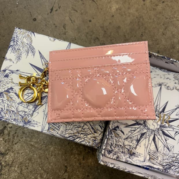 디올 카드지갑 핑크 풀박스 새상품