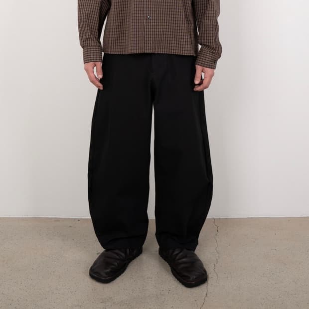 Suah Curved Pant / Black