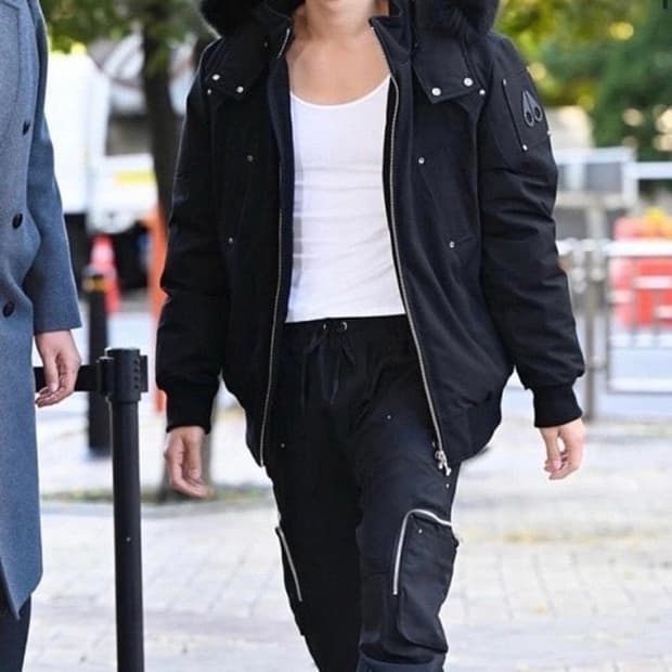 M/ 무스너클 발라스틱 블랙와펜 다운패딩 점퍼