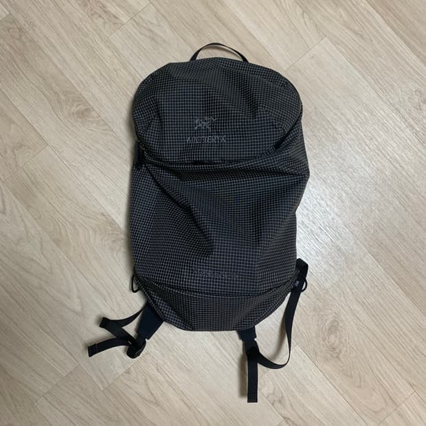 아크테릭스 컨실 15 백팩 블랙