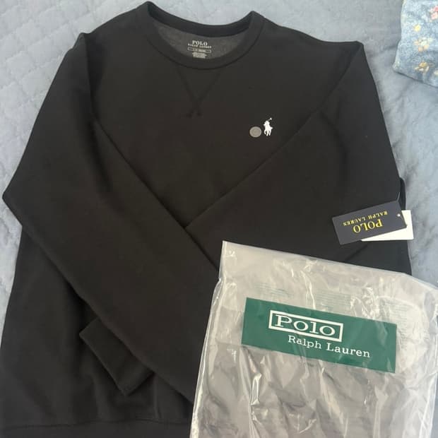 폴로 블랙 맨투맨