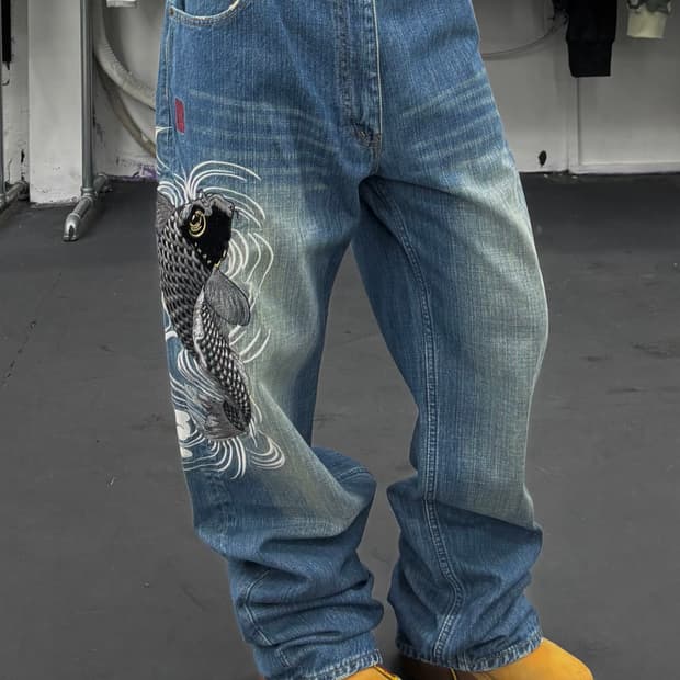 카라쿠리 타마시 오리엔탈 잉어 데님팬츠