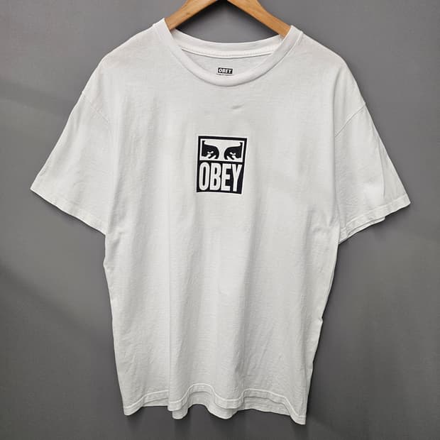 OBEY 스프레이 티셔츠 화이트