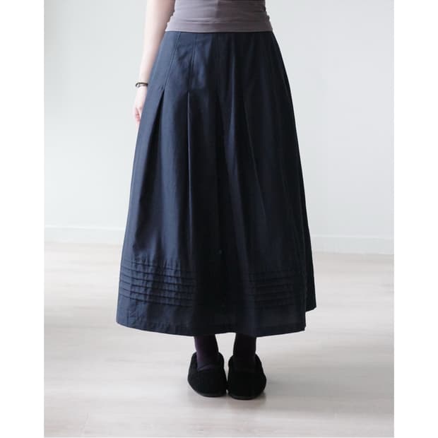 Lourdes minimal deep navy pleated skirt