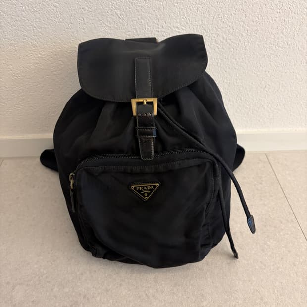 프라다 백팩 판매합니다. (정품인증서0, 스몰, 환불가능) 