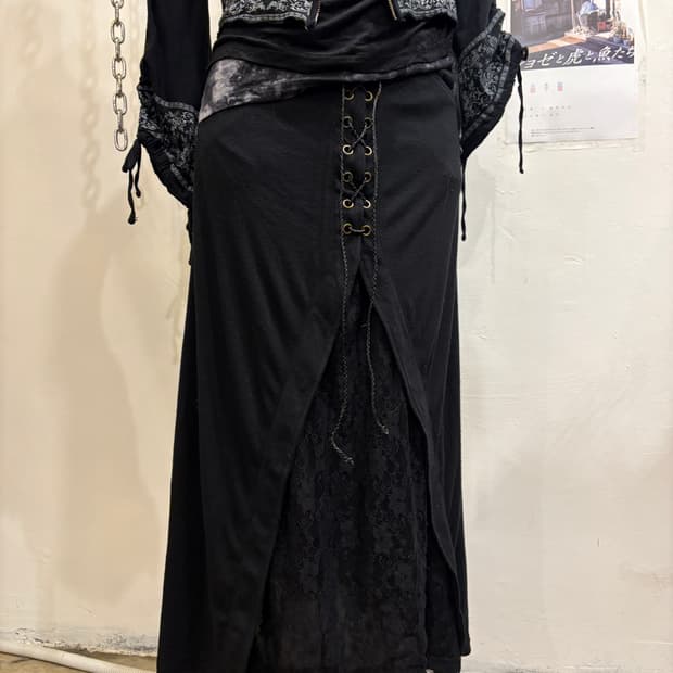 dig deep 디그딥 아일렛 리본 절개 레이스 블랙 롱스커트 펑크