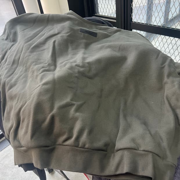 에센셜 크루넥 잉크 24SS  XL