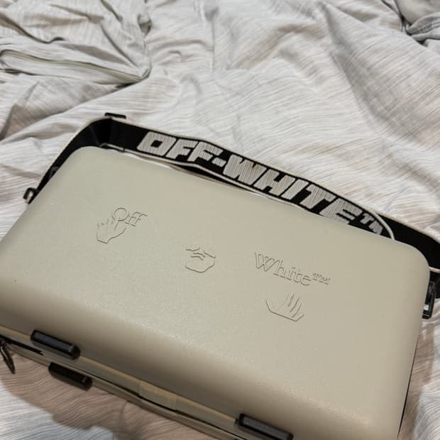 오프화이트 아모레퍼시픽 프로텍션 박스