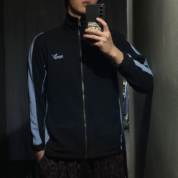 PUMA JP 블랙 스카이블루 라이닝 스펠아웃 플리스 후리스 집업 자켓