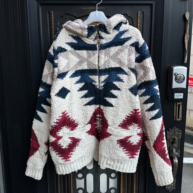 the blue port hood zip-up