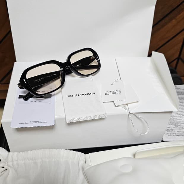젠틀 몬스터 x 메종 마르지엘라 MM212 블랙 브라운