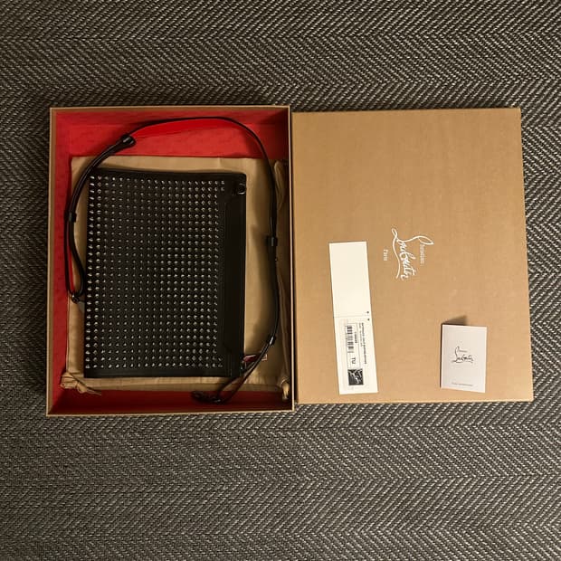 크리스찬 루부탱 스카이 클러치백