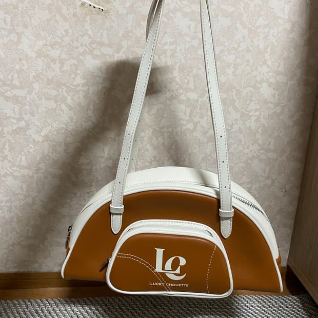 럭키슈에뜨 숄더백
