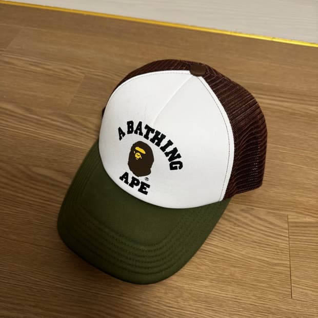 베이프 컬리지 메쉬캡 올리브 드랩