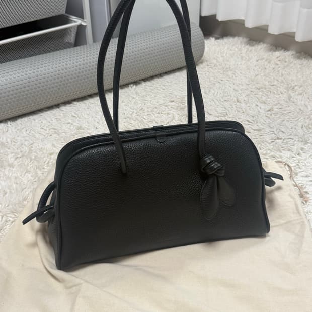 자크뮈스 투리스모 미디엄 블랙