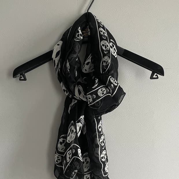 알렉산더맥퀸 스컬 스카프