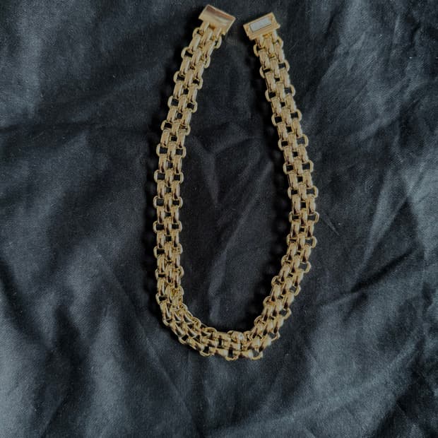 앤아더스토리 금장 목걸이