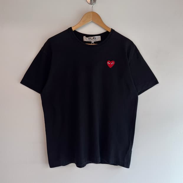 꼼데가르송 루즈핏 하트와펜 블랙 하프티셔츠 반팔