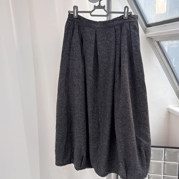 muji balloon tuck wool skirt