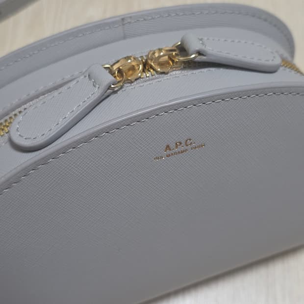 A.P.C. 아페쎄 사피아노 데미룬 크로스백
