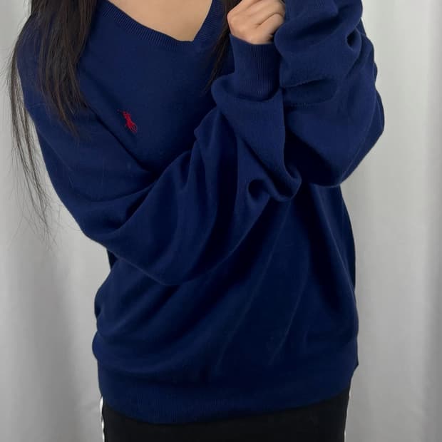 폴로 블루 피마코튼 브이넥 니트