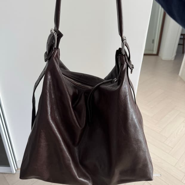 르메르 벨티드 호보백