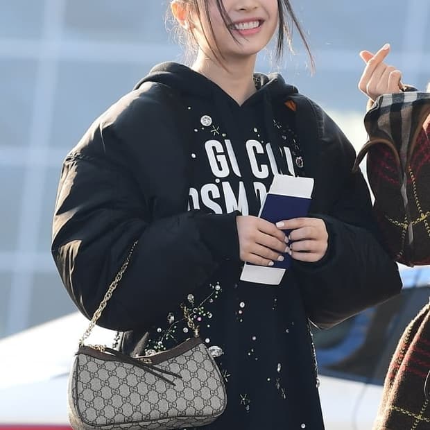 쓰리투에이티 봄버