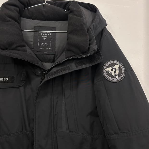 게스 덕다운 슬리브와펜 멀티포켓 후드 패딩