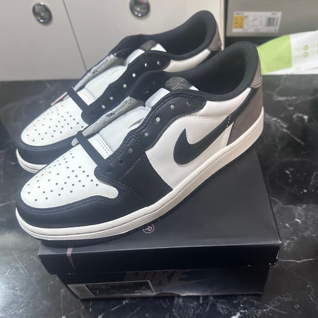 조던 로우 다크모카 250 새상품