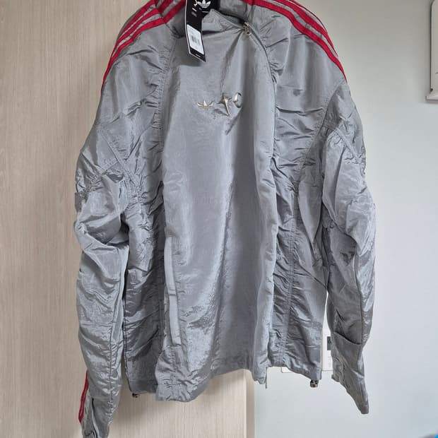 떠그클럽×아디다스 우븐 상의 국내L