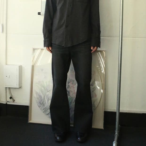 존 로렌스 설리반 블랙 부츠컷 데님팬츠 