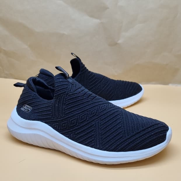 스케쳐스 울트라 플렉스 블랙 슬립온245 