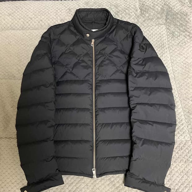 몽클레어 쇼커트 경량 패딩 남성 다운 자켓 