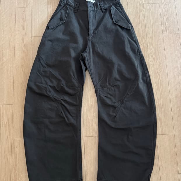 아르반 트리플 리프 커브드 팬츠 (차콜, 2사이즈)