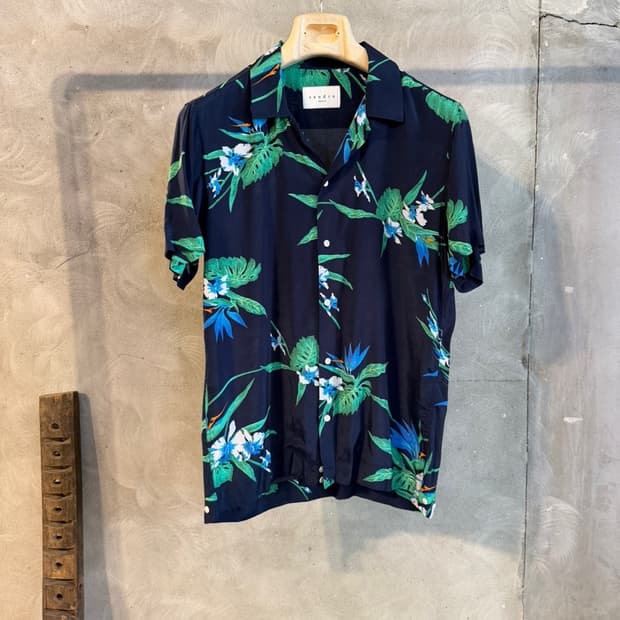 산드로 오픈칼라넥 셔츠 100