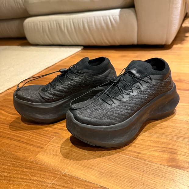 살로몬 꼼데 펄사 플랫폼 250