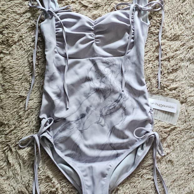 (택O) 허그유어스킨 수영복  그레이 M사이즈 swimsuit grey