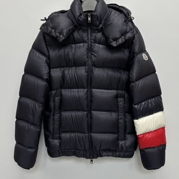 몽클레어 배색 유광 패딩 네이비 택보유 풀구성품 