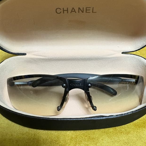 샤넬 빈티지 무테 선글라스
