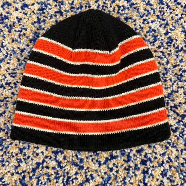 스트라이프 비니