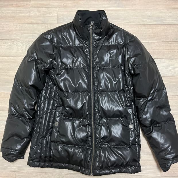 켈빈클라인 유광패딩