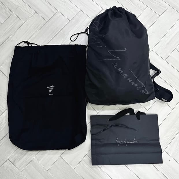 요지야마모토"디스코드"한정판백팩